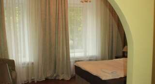 Гостиница Chaika Hotel Кимры Двухместный номер с 2 отдельными кроватями-7